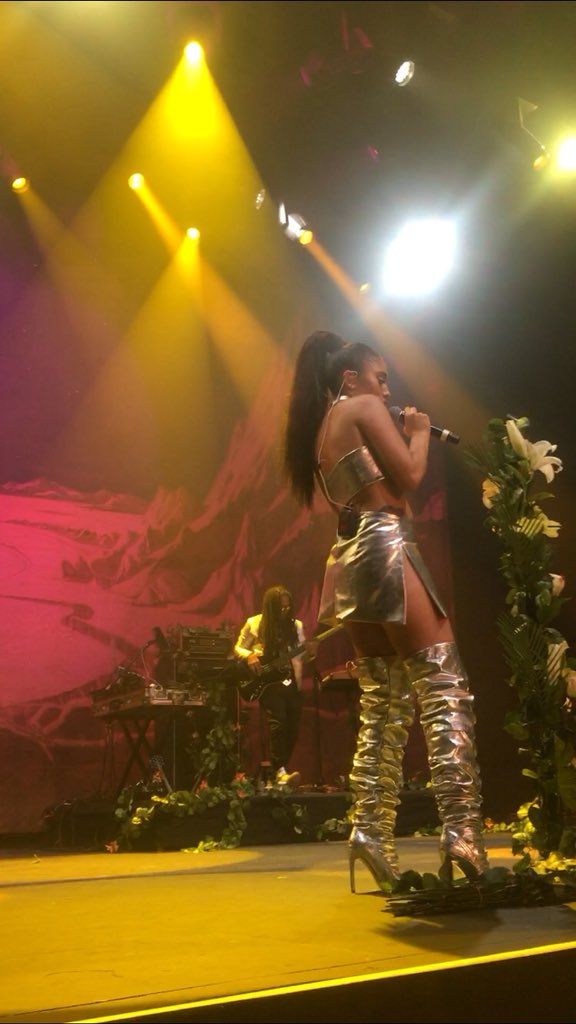 dulceecarbajal's tweet photo. @KALIUCHIS is such a queen, I lost my voice after this 😂I honestly thought like most artists, her recorded music would sound better than a live performance but boy was I wrong! Her voice was soooo beautiful I literally cried like 3 times, it was just so amazing ILOVE YOU KALI💓 https://t.co/dynx6naWpe