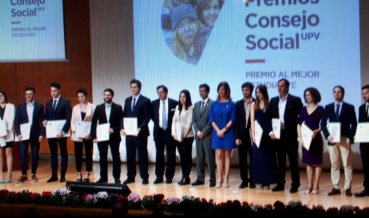 CSocialUPV's tweet photo. #PremiosCSocialUPV ¡Enhorabuena a los 13 alumnos que han recibido el Premio al Mejor Estudiante! Enhorabuena a todos, es la hora de vuestro futuro. https://t.co/kq2sPj5SXU