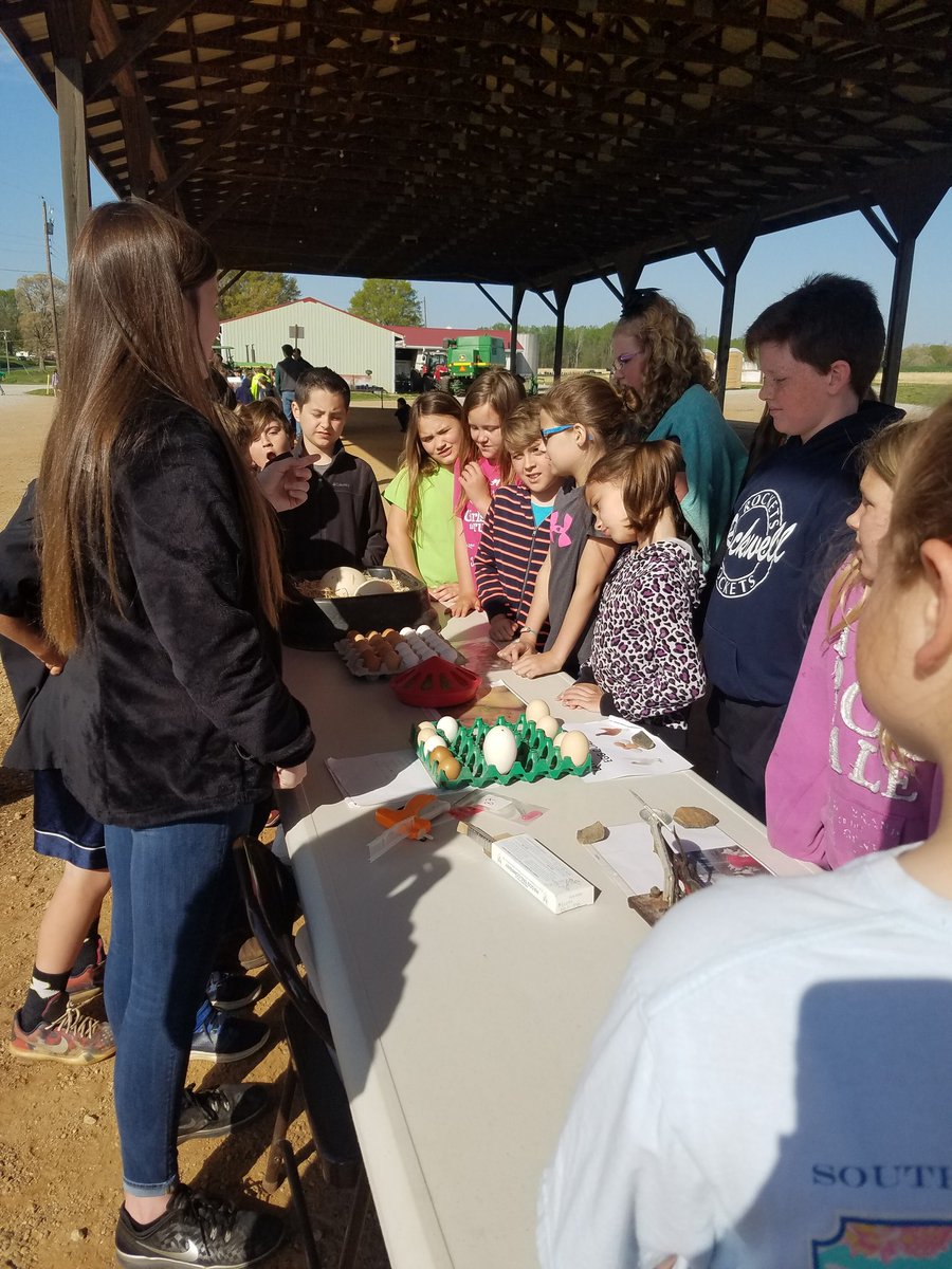 toricardea's tweet photo. It's been a great two days to teach 1600 4th graders about agriculture!  @WR_FFA @WRFalcon @southrowanFFA @NationalFFA @RSS_CTE https://t.co/D30b3JShww