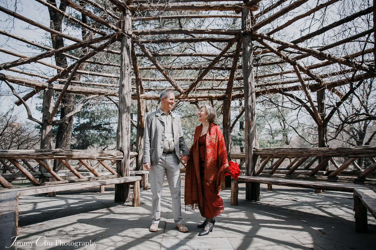 IDOWEDDINGSNYC's tweet photo. Congrats Amanda & Jim... 30 years together and they decided to “tie the knot” in #nyc❤️🌹
#wedding #elope #elopement
#bride #copcot #centralpark
#weddingday #ido #elopenyc #nycwedding #weddingplanner @tropicalsky @TSkyWeddings @CentralParkNYC https://t.co/UP80Vn7Wmp