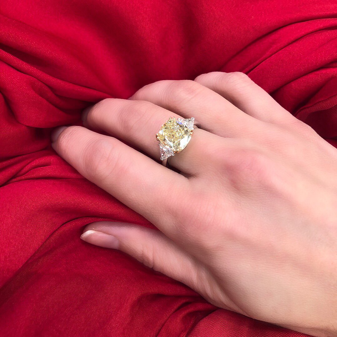 bijouterieLJ's tweet photo. Do you remember our new beautiful yellow diamonds (see photo nº3 for reminder) ? 
One of them became a stunning ring ! 
Stay tuned to discover the next creations. https://t.co/JfbO762iH9