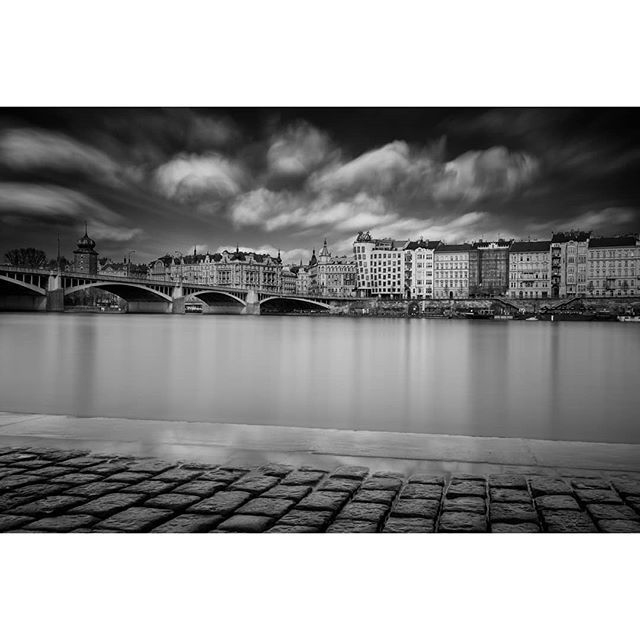 MartinGallie's tweet photo. Prague #2017
#fineartphotography #fineart #photography #czech #photo #longexposure #longexposureoftheday #blackandwhitephotography #river #vltava #martingallie #sky #longexposure #longrxposure_shots #fujifilm #fujix #fujifamily #fujifilmcz #triggertrap โฆ https://t.co/XezrxXxaki https://t.co/l65y9Sc80H