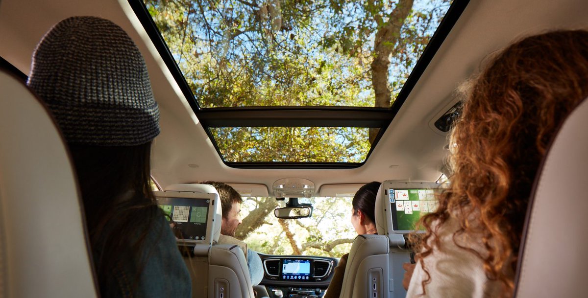 fletcher_dodge's tweet photo. The 2018 #Chrysler #Pacifica features an available tri-pane panoramic sunroof and available Uconnect® Theater, so you can truly enjoy those long rides. https://t.co/0CmReCohWr