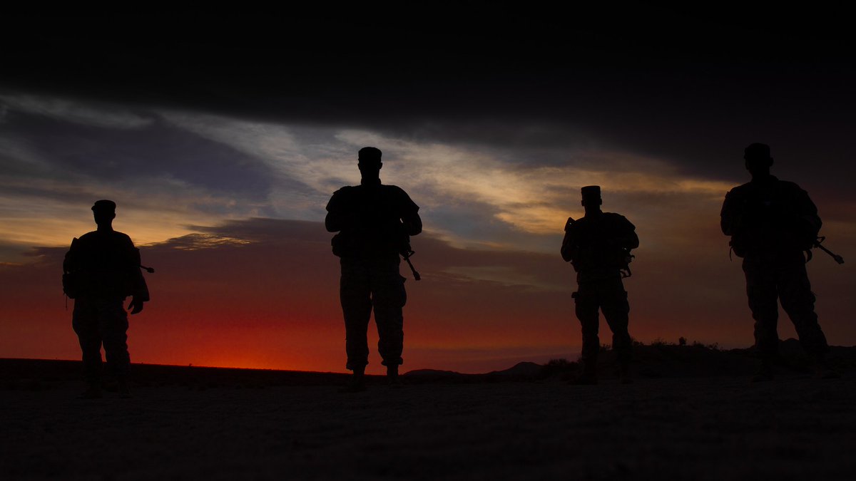FoldsofHonor's tweet image. The brave never die. They live on forever in the hearts and minds of those who follow in their footsteps. 

#fallenbutnotforgotten #foldsofhonor