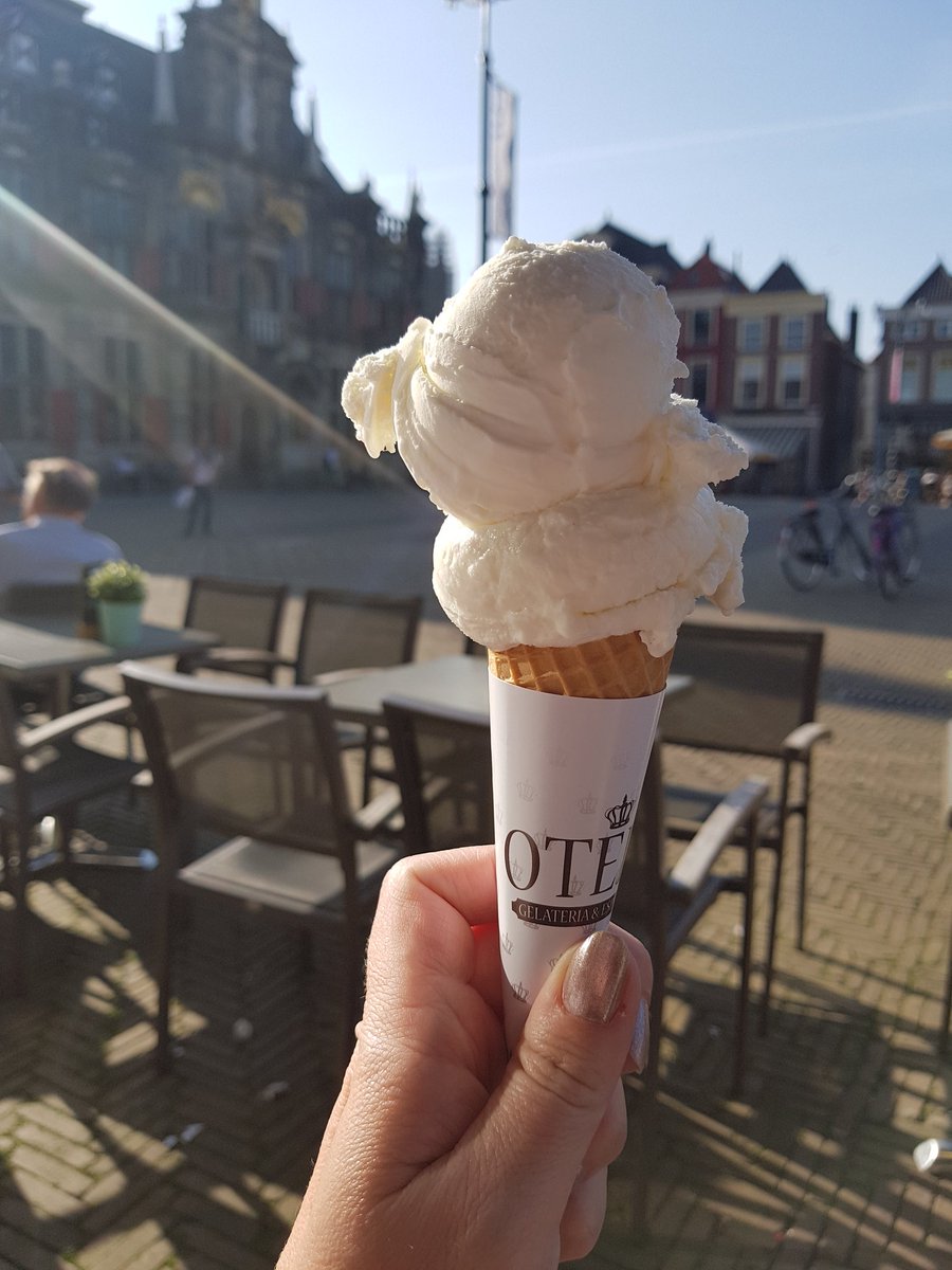 CorinevPutten's tweet photo. Dit weer vraagt om IJS in #Delft ☉
#Otelli https://t.co/Thsejc3XSm