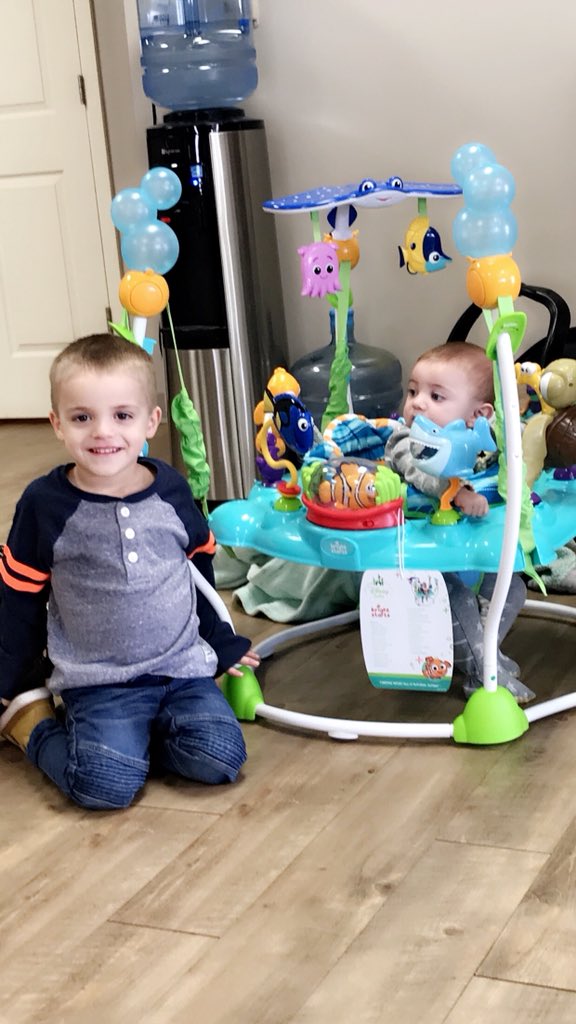 mrs_ashmccall's tweet photo. My boys 💙 #dayatthesalon #momtoboys #markjames #asherjames #MjandAj #brothers https://t.co/slK7OHgWDP