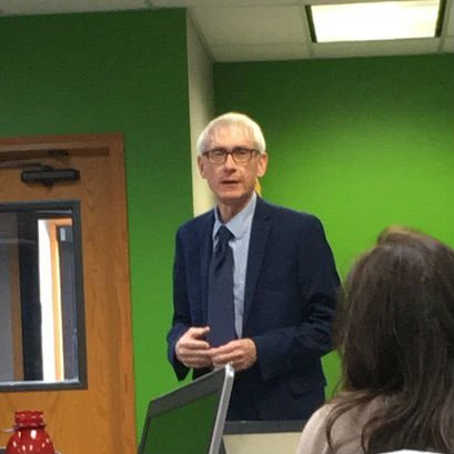 JessBrinkMiller's tweet photo. My brush with fame today! @WISuptTonyEvers stopped in during lunch for #careercruising training @CESAsix ... and he brought us cupcakes! https://t.co/o3e1ZQ6Rod