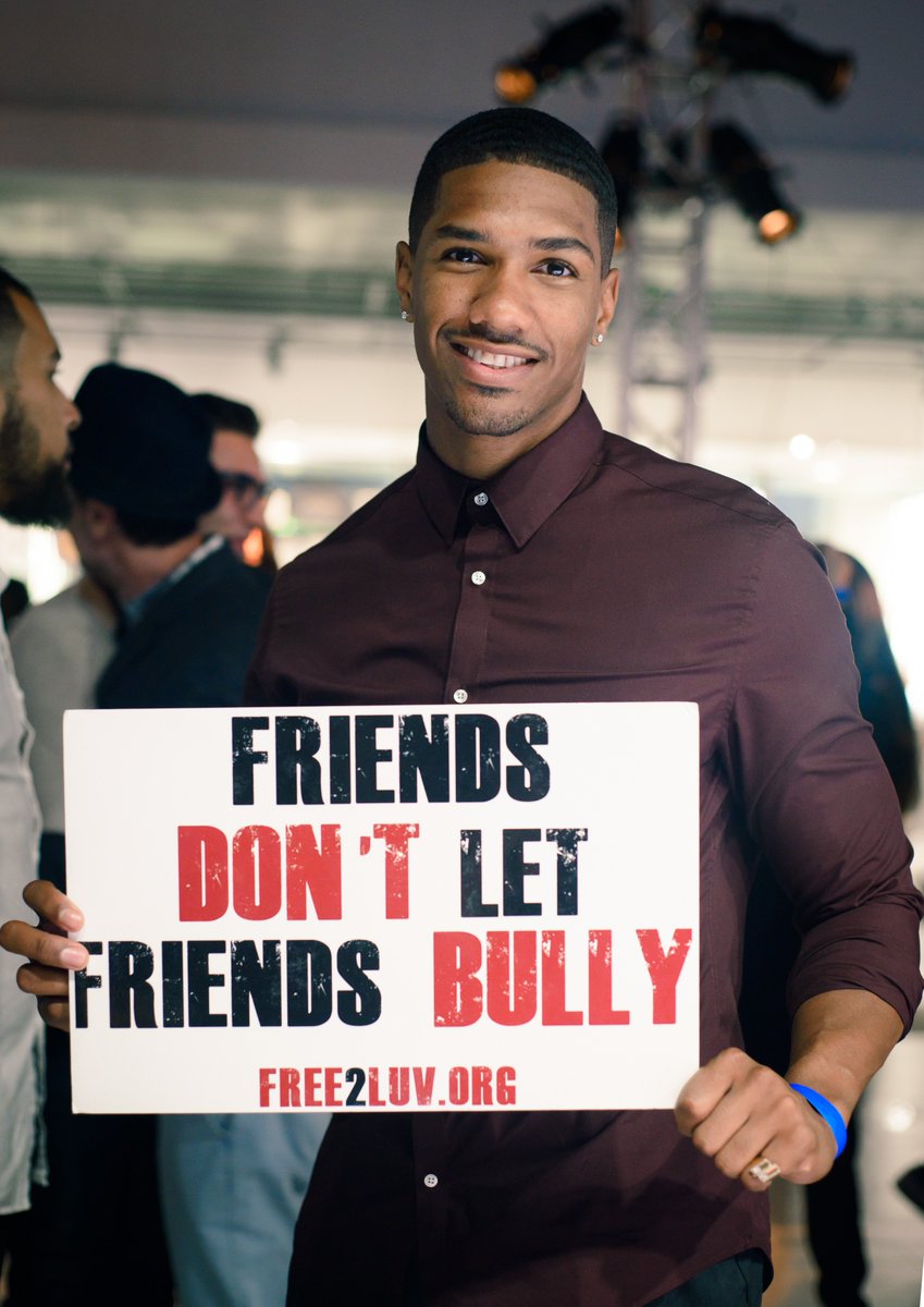 FREE_2_LUV's tweet photo. The LUVolution continues with @Normantowns rockin' kindness &amp; standing up 2 hate with @FREE_2_LUV. Will you join us &amp; take a stand? Let the world know LUV is STRONGER than hate &amp; BRAVER than bullying. ❤️🖤
#MillionSignMission #ENDbullying #IconsOfFashion #ANTM
📷 @CelestePhotog https://t.co/wU2p7LVZ8h