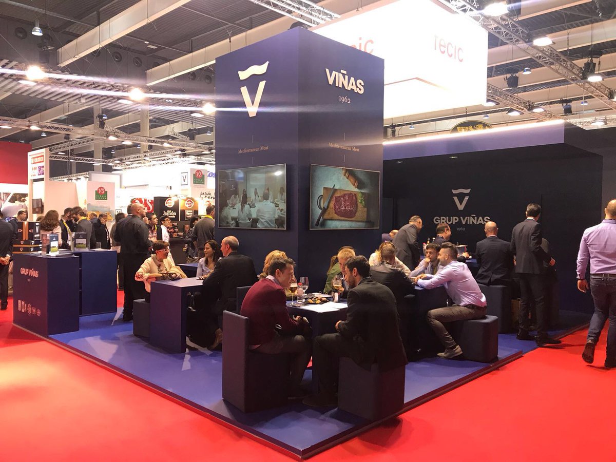 kits_interior's tweet photo. Disseny i execució d'estand per al GRUP VIÑAS. Un projecte encarregat a Kit's per a la Fira Alimentària 2018. #dissenyestand #estandalimentari #Firaalimentaria2018 #Grupviñas #Barcelona #Kitsinteriorisme #Vic https://t.co/B1z3LjVmMs