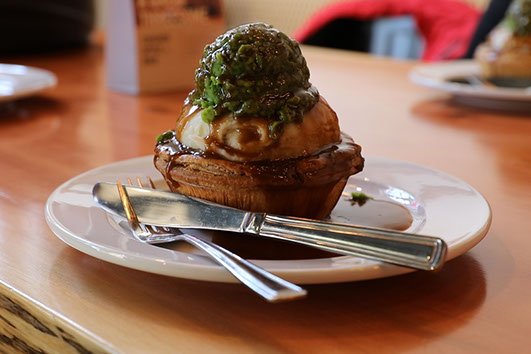 HondaMotoCA's tweet photo. #LunchtimeRides are back! This week we're at @PeakedPies in Vancouver.
https://t.co/XoW8x8ZnmZ https://t.co/nXuDUPltWh