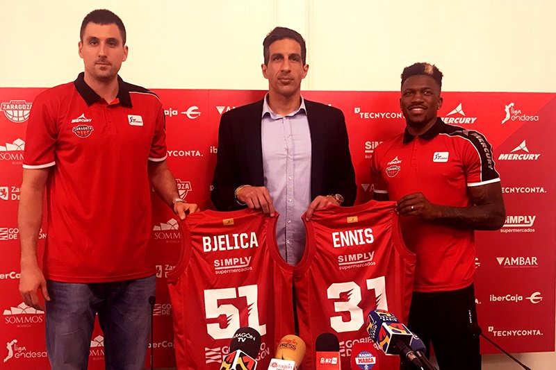 CasademontZGZ's tweet photo. Milko Bjelica y Dylan Ennis, presentados con #TecnycontaZaragoza en el Hotel @SilkenReino 

📄+Info: https://t.co/HKSBJCfk0S #SOMMOSBasketZaragoza🦁 #AúpaT https://t.co/djUNO1m8Pg
