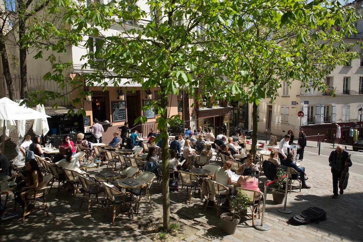 Paris's tweet photo. Avec le retour des beaux jours, on a envie de passer du temps à l'extérieur. Nous vous avons donc préparé une belle sélection de terrasses pour profiter du soleil à Paris ☀

👉 https://t.co/aUL6oPF4g4 https://t.co/fzdlT8lnqV