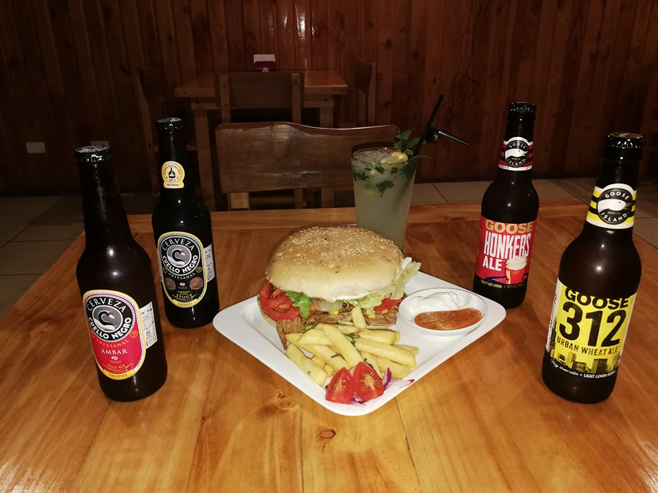 Les Recordamos que ya estamos atendiendo en nuevo local y ahora con cerveza artesanal !! de #valdiviacl ,ya vamos para los 13 años y con distintos destilados #vecinoslounge &amp; Restobar !! Diputado hernan olave 607 el Bosque, los esperamos!! #Valdivia #sangucheria #pizzas #Foodie