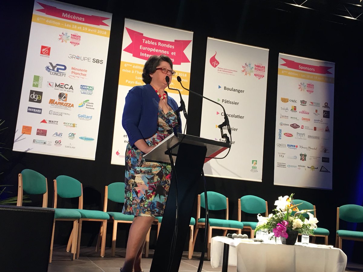 pauline_mortier's tweet photo. Lancement des tables rondes européennes au #CFA #MFR St Michel Mont Mercure. Rencontres de jeunes de 20 pays pour construire des liens solides autour des produits du terroir. #MobilitéEuropéenne #Succès https://t.co/8WRYIup4ey