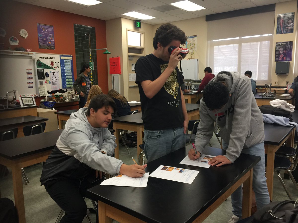 ByrdDebE's tweet photo. Earth Science students taking a virtual tour of the So Cal water source, Colorado River. Thank you MWD Metropolitan Water District of So California #helixcharter https://t.co/QlhMwakJuv