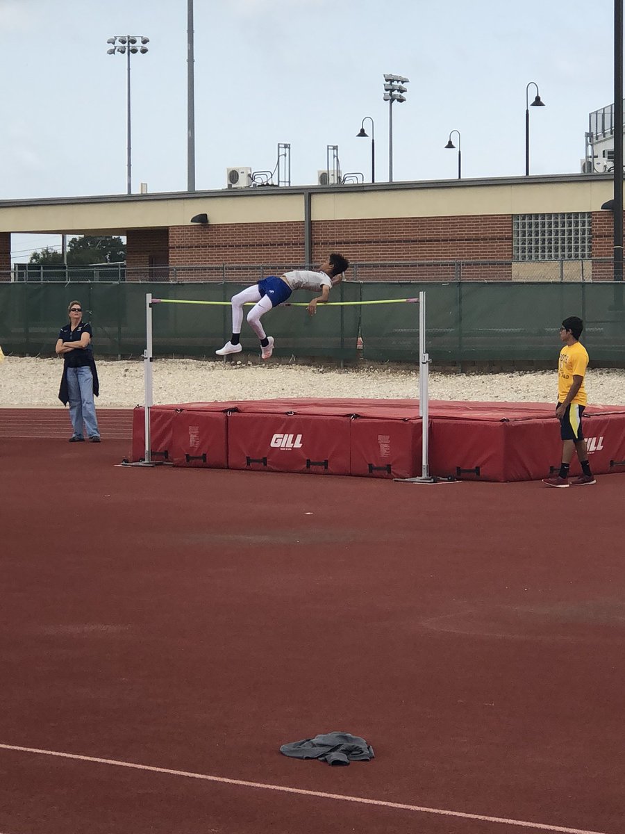 NataliaTrack's tweet photo. Richardson is Regionals bound with a 2nd place high jump finish! Perez finishes area with a solid 5th place! #mustangtrack #chasingregionals https://t.co/6MmLNQmqYG