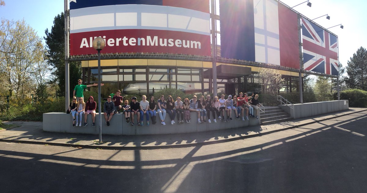 FrauHaver's tweet photo. Day 1 in Berlin was a success! We started the day with a 3 hour city tour and then visited the Aliied Museum and the Brandenburger Tor! We can’t wait for our cruise on the river Spree tomorrow! @AATGOnline @cantonworldlang @mike_farkas https://t.co/1pZdKR67zy