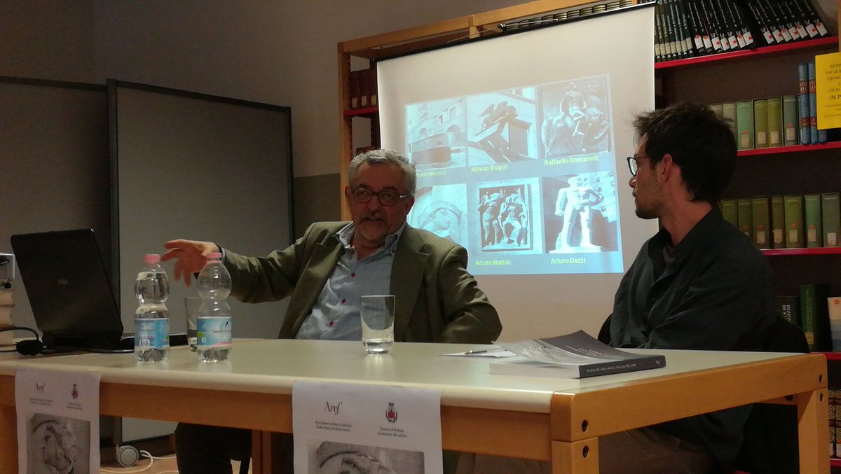 ArefBrescia's tweet photo. All'Emeroteca della Biblioteca comunale "Anna Frank" di Rezzato (BS) per la presentazione del libro di Roberto Ferrari "Il sistema della #cultura e dell'#arte a #Brescia dal 1922 al 1943" 

Studiare il #fascismo per essere #antifascisti #antifa https://t.co/l9y2OHk4gM