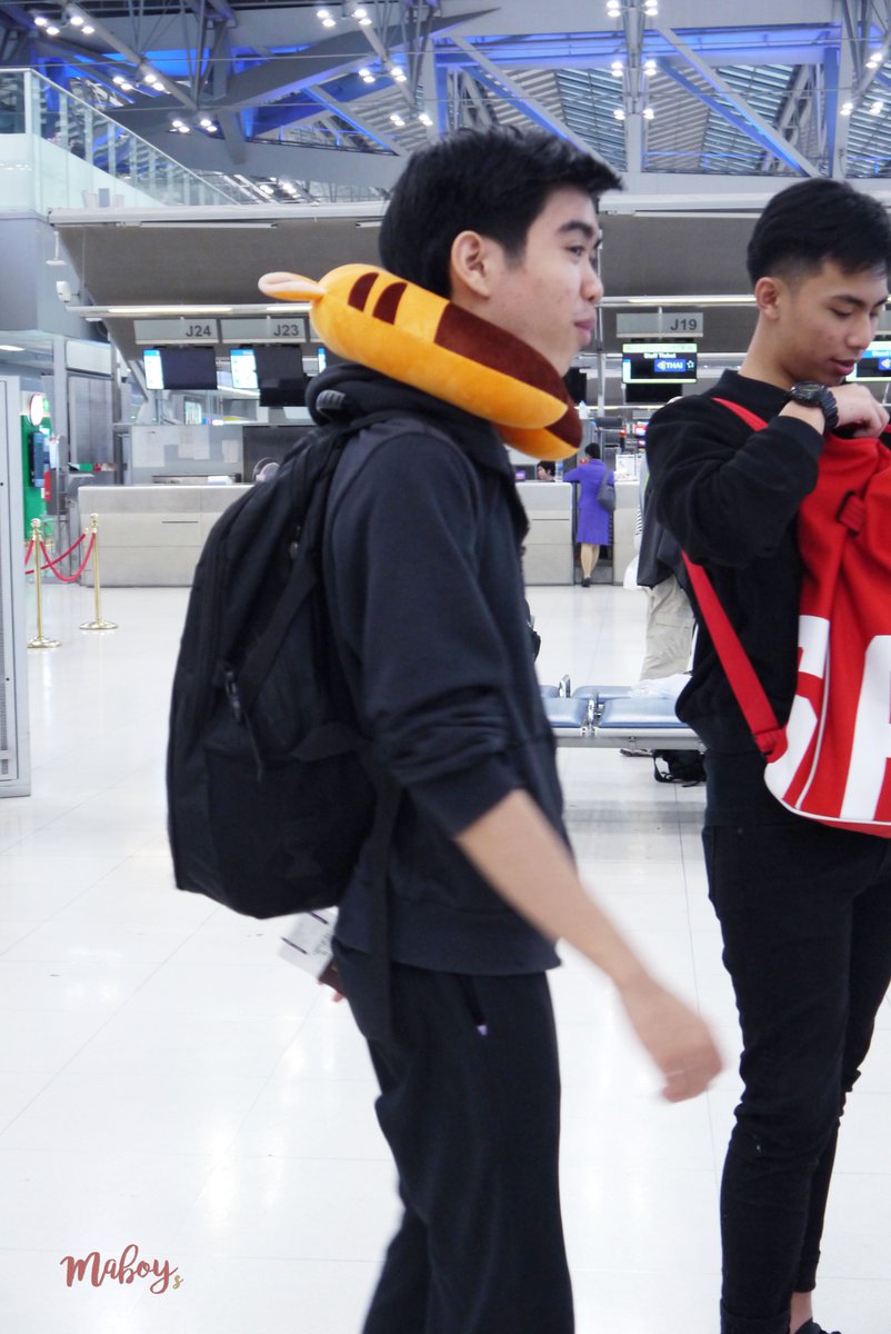 MaBoy_s's tweet photo. 180418 BKK > SYD | เด็กน้อยทั้งสอง💖 #Geniuss #Rolex #Signaturecsgo https://t.co/u3HWsvmbnb