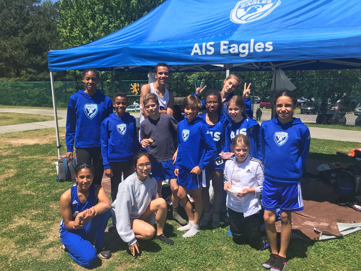 RHTIII's tweet photo. @AISchoolEagles MS track team during a lunch break at today’s @MAAC_Sports championships at #Galloway   @AIS_Eagles https://t.co/vbacd5uZPU