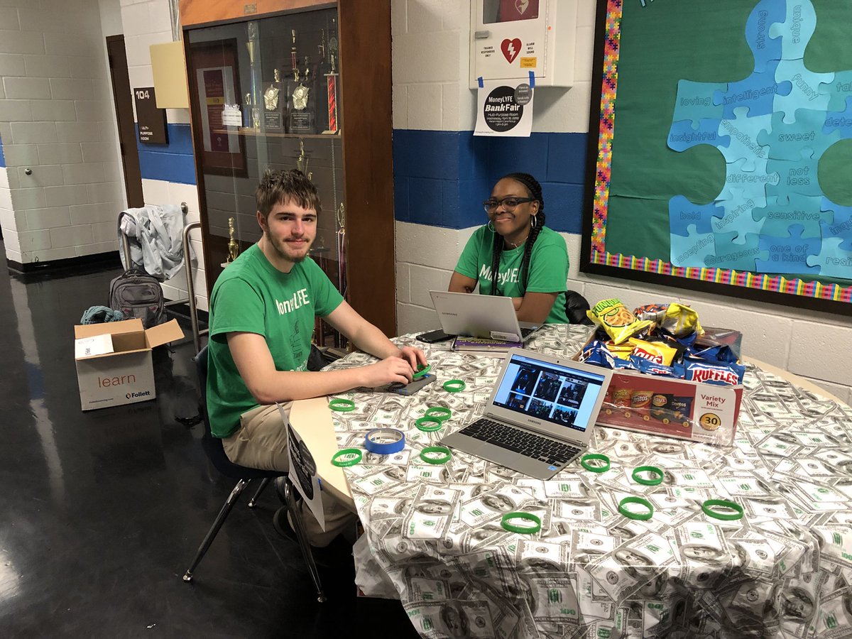 Money_LYFE's tweet photo. Zachary and Alexis running our 5th bank fair @EarleStem in @ChiPubSchools !  @LMSAEagles #LMSA @Aspen_Challenge https://t.co/pEDbbrAtx5