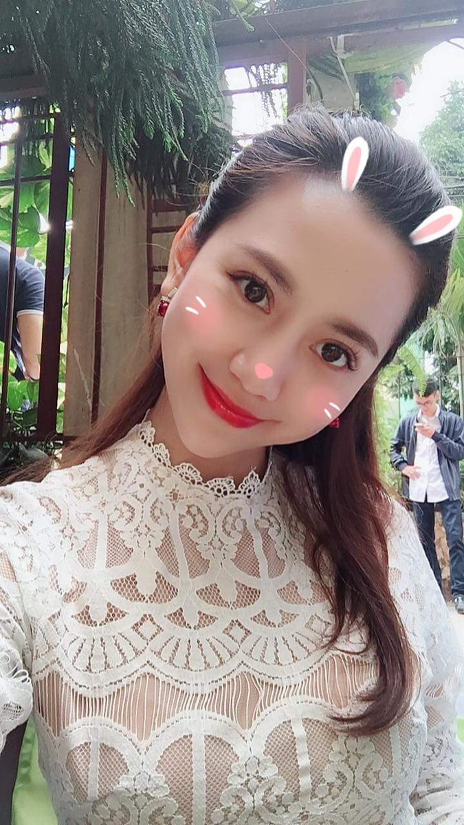 AriaLinh94's tweet photo. Thẳng, nghiêng trái, nghiêng phải, không biết cái nào đẹp nhất nên thôi up lên hết nhờ các bạn chọn giúp :))) https://t.co/IKmg2zwO7b
