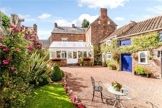 JSYorkshire's tweet photo. New property for sale #ArdenGrange #Bilbrough nr #York 

An attractive and well proportioned #GradeIIlisted #detached #periodhome with adjoining #CoachHouse &amp; #outbuildings, in this much sought after village. Guide Price: £750,000.

View: https://t.co/bWVLKaUAOI

#JacksonStops https://t.co/DvcoicltUh