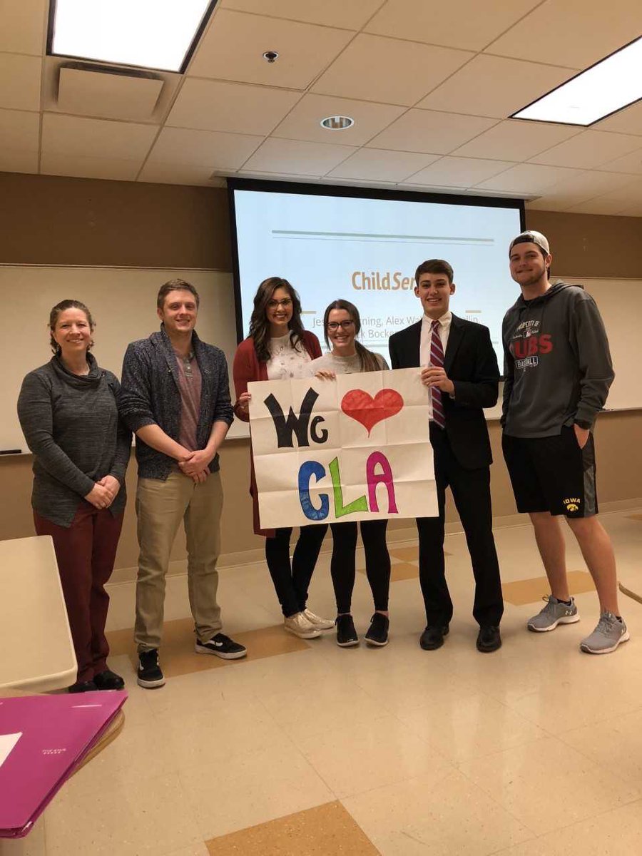 CLA_UIowa's tweet photo. The Pin Perks campaign is still going strong. Don’t forget to post your comments under your class picture! #pinperks #cla https://t.co/cnrMWcvPTW