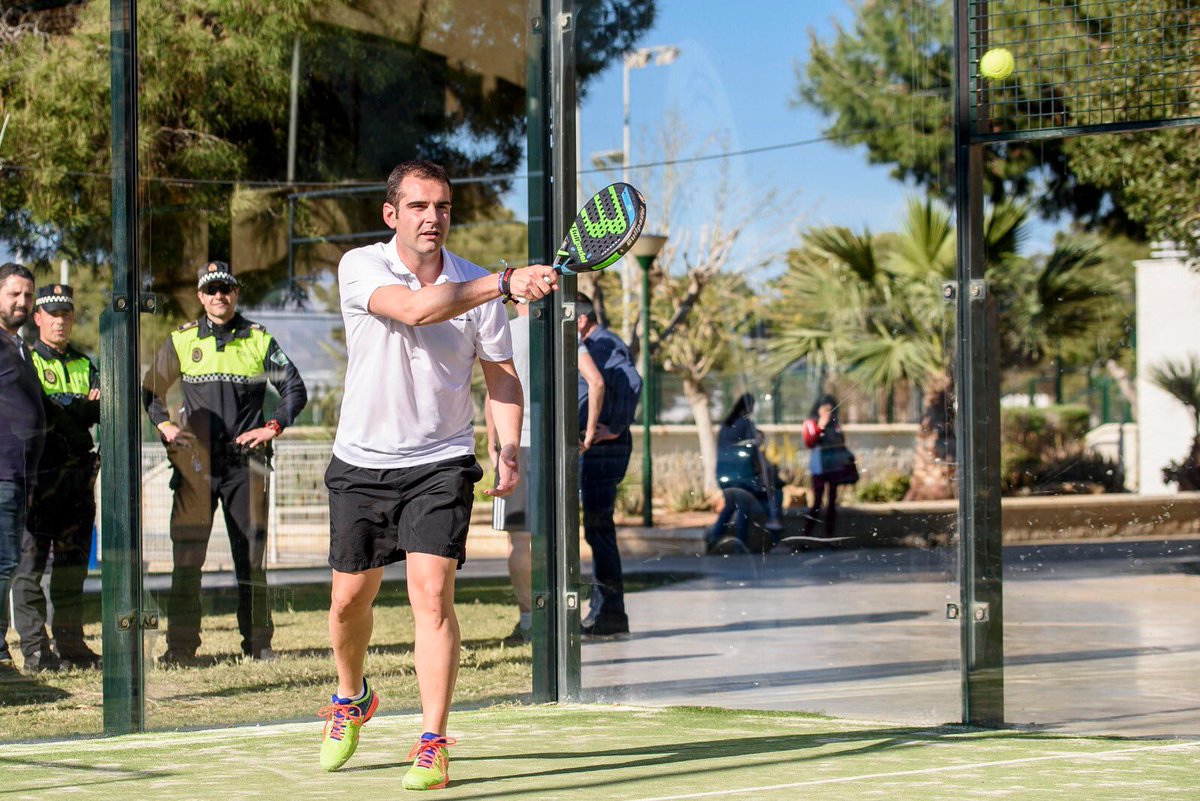 RamonFPM's tweet photo. Ha sido un placer participar en el torneo benéfico de padel 🎾 organizado por @CNAlmeriaClub a favor de @argaralmeria https://t.co/0m96wCgVqA