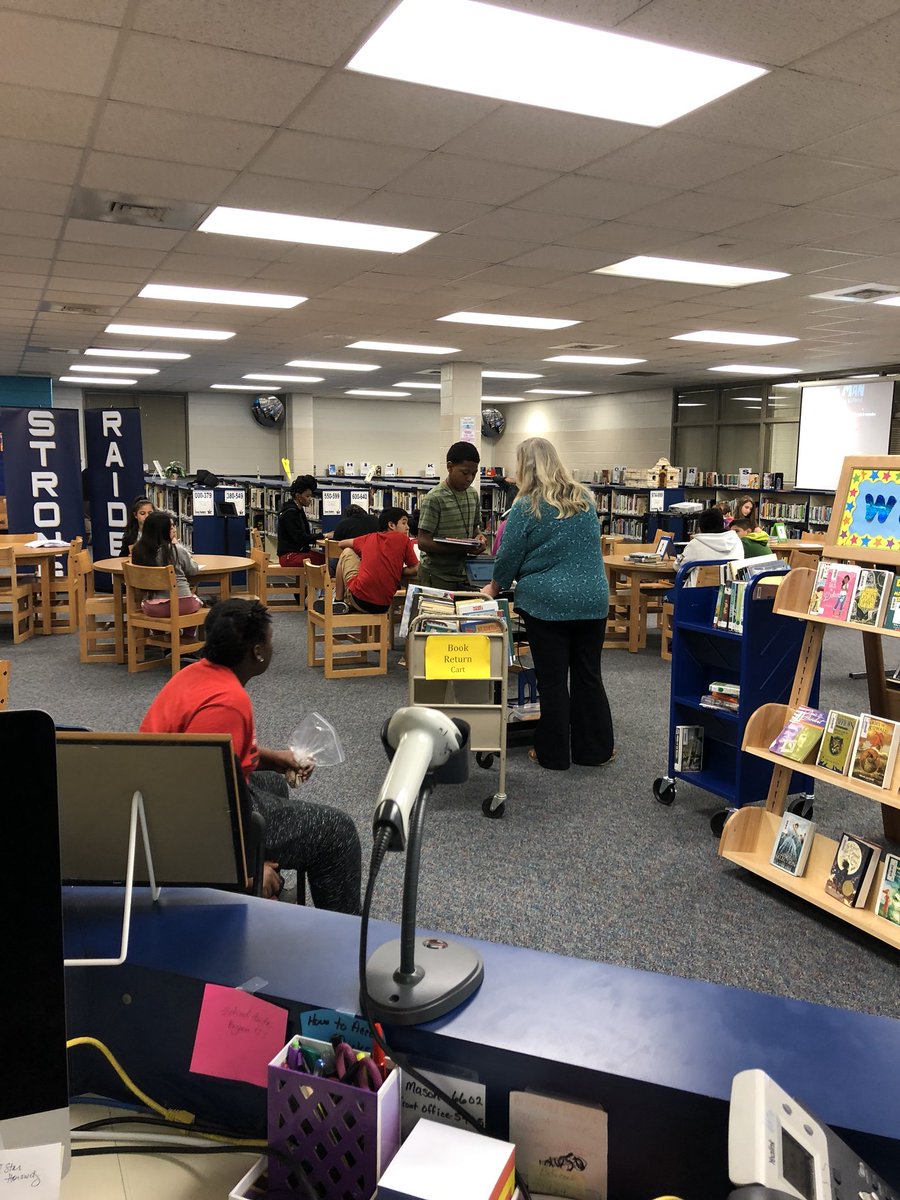 BISD_Libraries's tweet image. Just a typical day in the @Rayburn_BISD #RaiderLibrary! #LibrariesAreClassrooms #LibrariansAreTeachers #Teaching #3Dprinting #CheckInCheckOut @BryanISD  @BISD_ITech @JustinSmithSRIS #LoveOurBISDLibrariansAndLibraryAssistants  #BISDLibraries