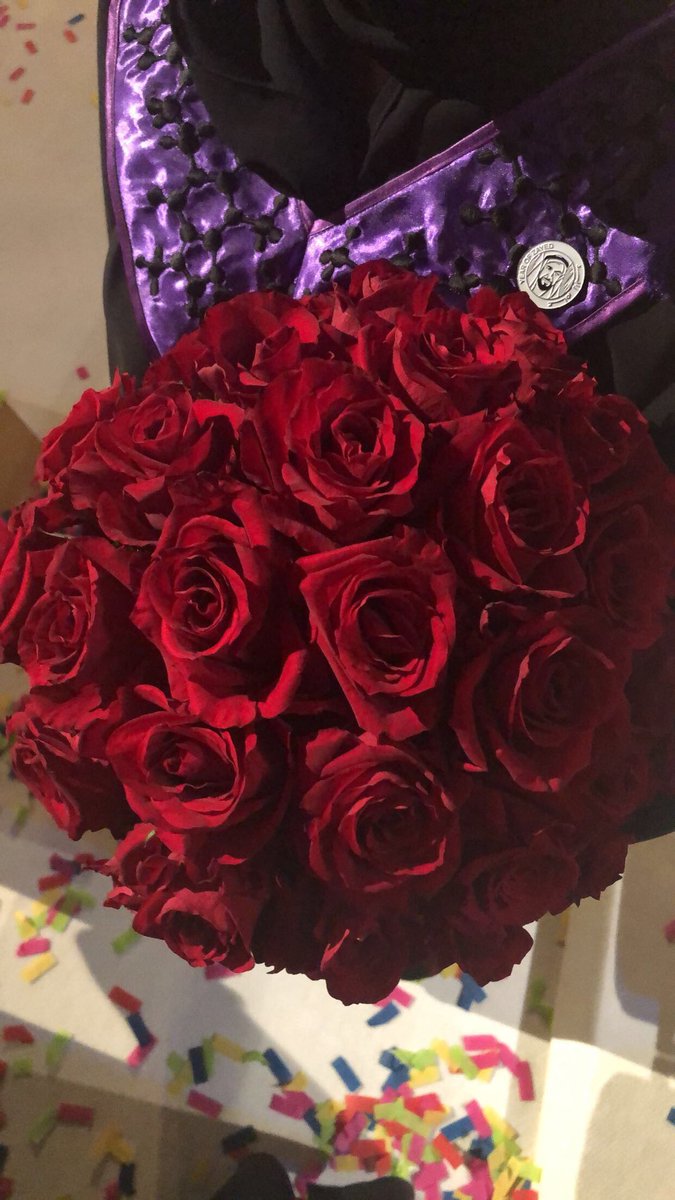 MaryamAlshamsi6's tweet photo. A day to remember 💜💐
#zayedu #graduates_2018 https://t.co/AeRi9es5b3