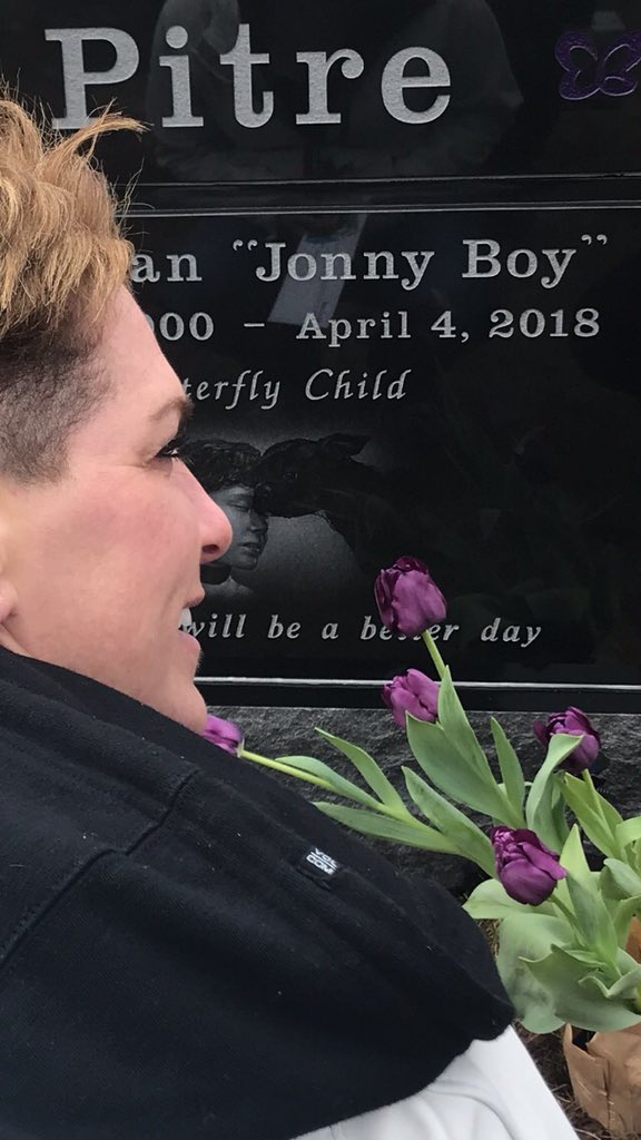 BoileauTina's tweet photo. Jonny Boy you are home 💜 https://t.co/gZbutPQ9tb