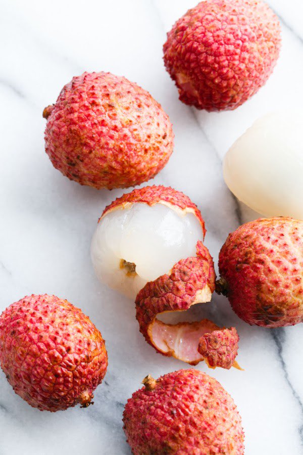 LaurenCornellRD's tweet photo. This #spring, try something new! #Lychee are a #tropicalfruit that are high in #vitaminC and contain riboflavin, potassium, and copper. What's your favorite way to eat lychee? 📷: @loveandoliveoil #springfruit #seasonalproduce https://t.co/cIyPPan3zh