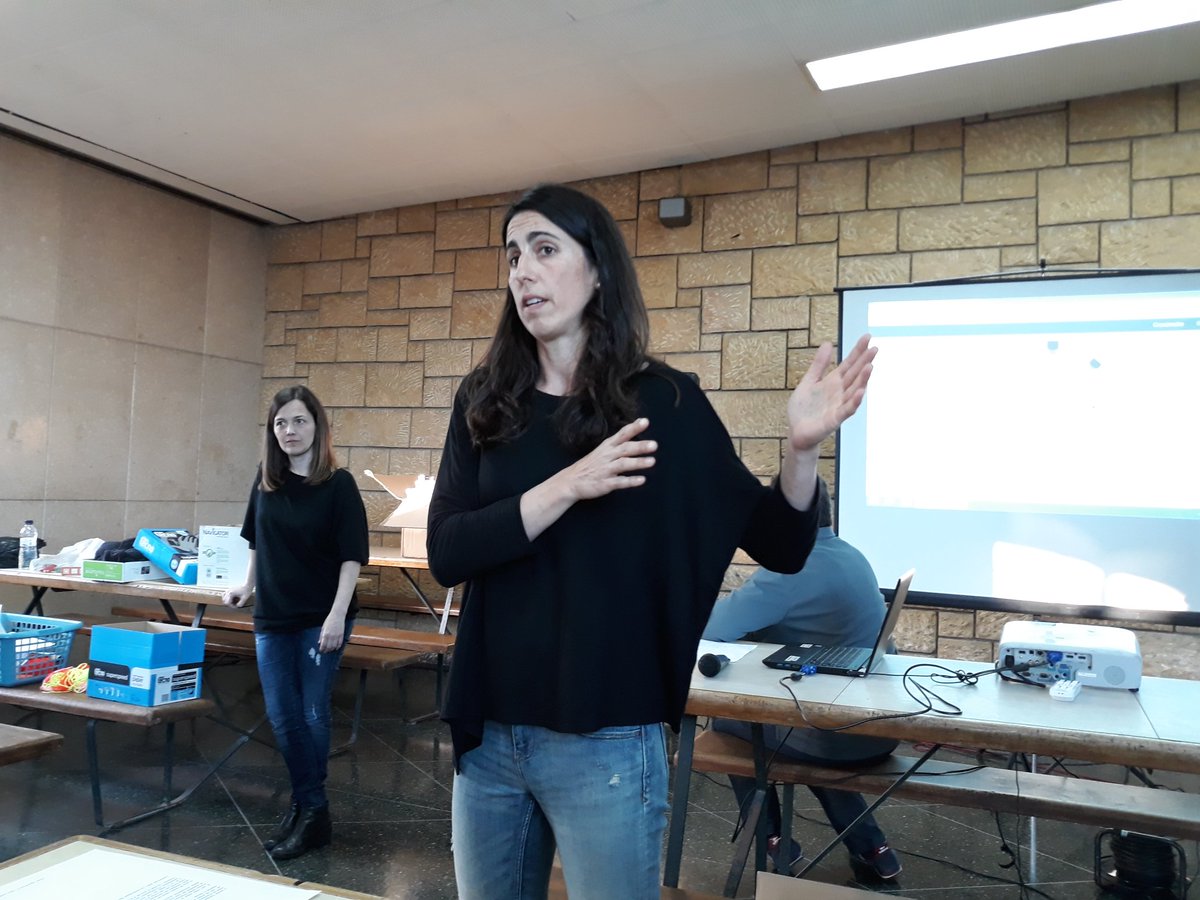 ComissioDigital's tweet photo. Comencem amb l'Escape Room! La  @cllurba17 i la @roser_agramunt https://t.co/JGWBa9Nrah