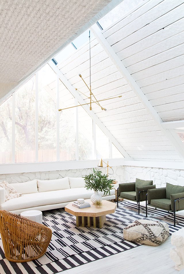 CopyCatChic's tweet photo. We are sharing this modern desert bungalow for under $3K in this #roomredo! https://t.co/xQdSMuf8N8 #copycatchic https://t.co/mcCHra5wQj