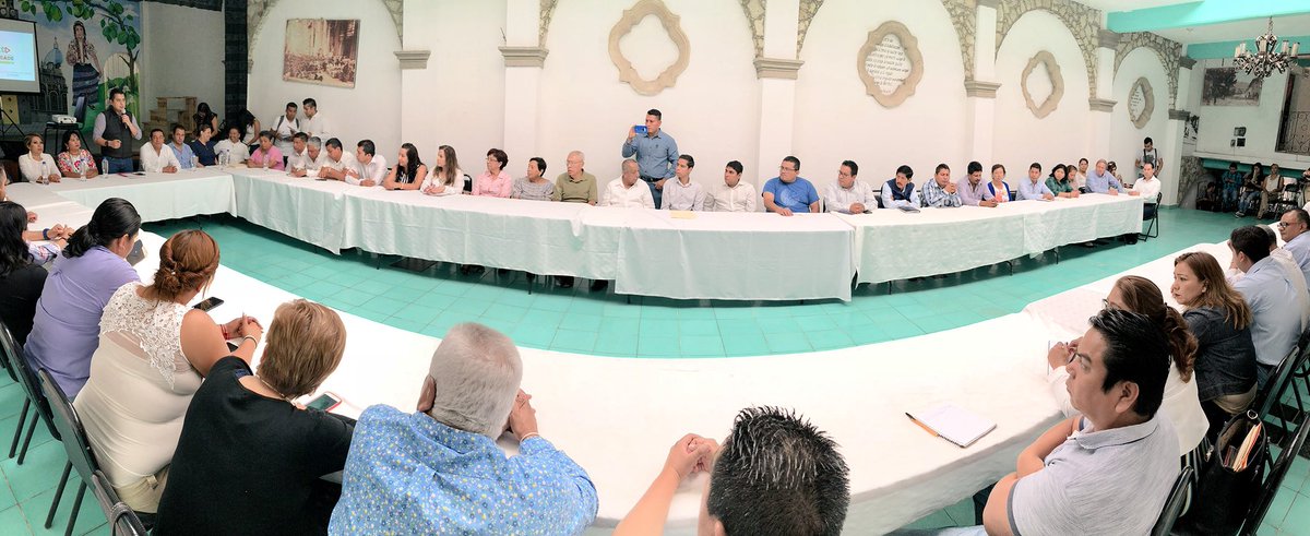 soto_arma's tweet photo. Con mucho gusto acudo a la invitación de la clase política de Chilapa, con agrado siento su respaldo al proyecto de @JoseAMeadeK #ConMeadePorGuerrero https://t.co/Nyc6V8d7nO