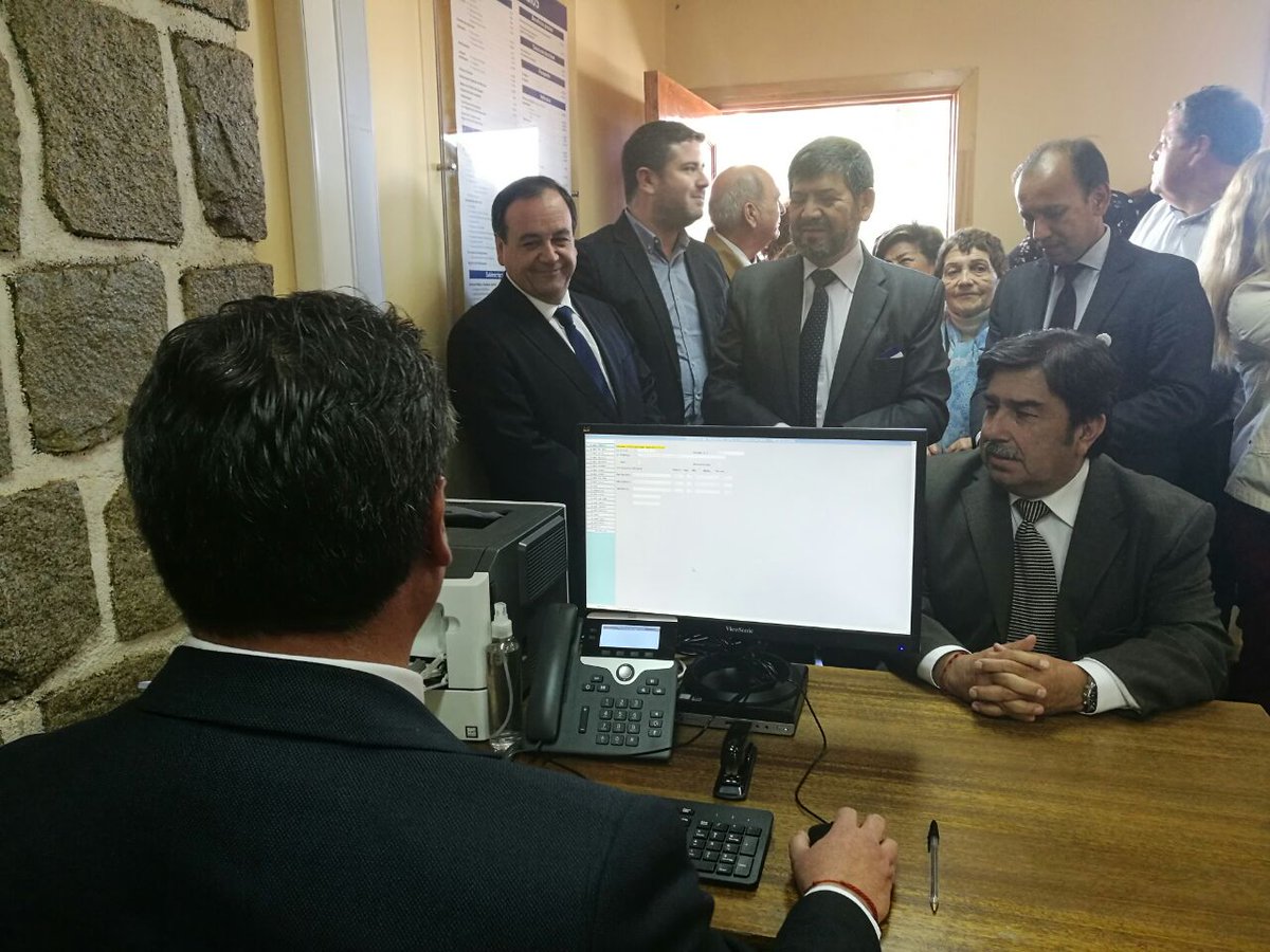 RegCivil_Chile's tweet photo. Con la inauguración de la oficina #ElTabo #Valparaíso, concretamos nuestro compromiso de mejorar y acercar nuestros servicios a las personas. Realiza tus trámites de 8:30 a 14 horas, en Av. Las Cruces Norte N° 401, El Tabo. https://t.co/MQIMWOoWMV