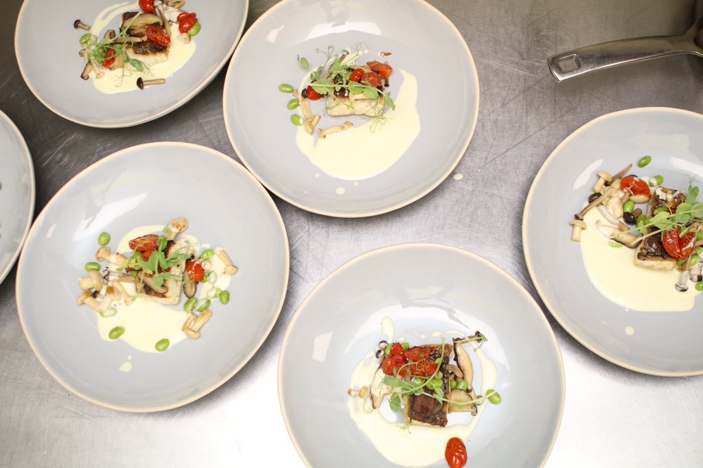 Seasoned_Africa's tweet photo. A little sea bass to start #SLLIFESTYLE #CafeDelSolChefsTable https://t.co/6WrhQ4msfq