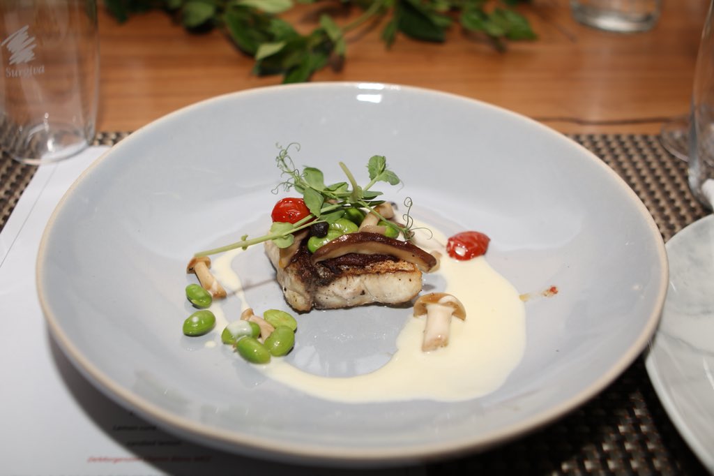 Seasoned_Africa's tweet photo. A little sea bass to start #SLLIFESTYLE #CafeDelSolChefsTable https://t.co/6WrhQ4msfq