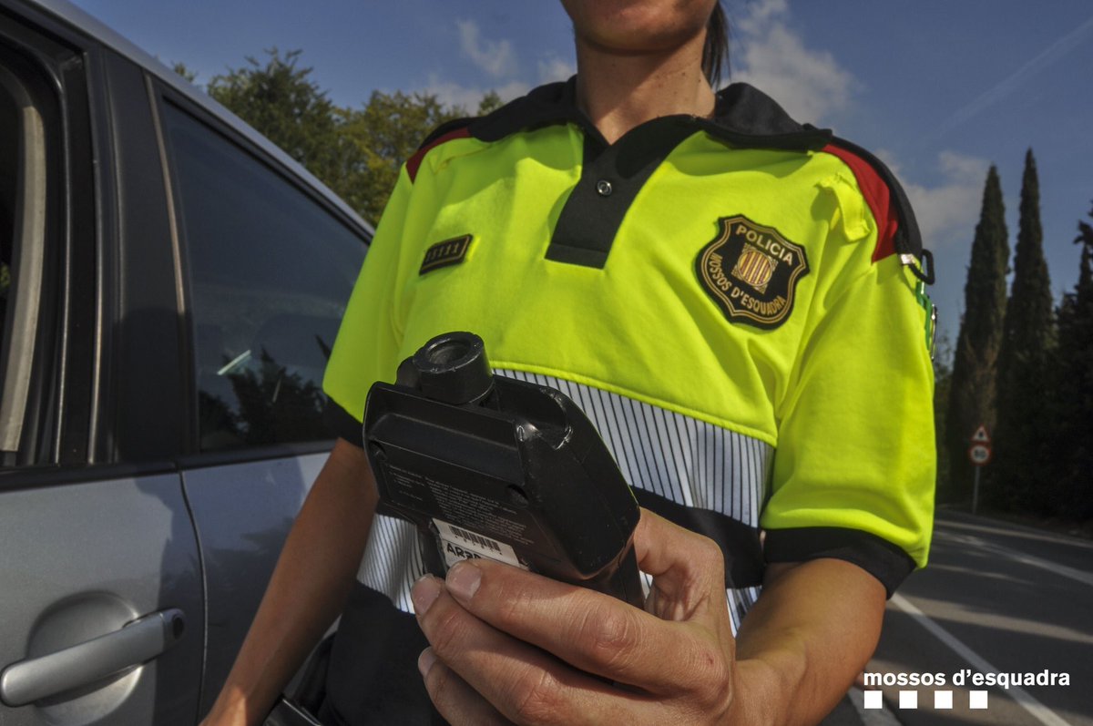 👮🏻‍♂️CONTROL DE DROGUES I ALCOHOL
Després de les manifestacions, les “cervesa biar” del paqui son incompatibles amb la carretera. Com amb les urnes, tolerancia zero!