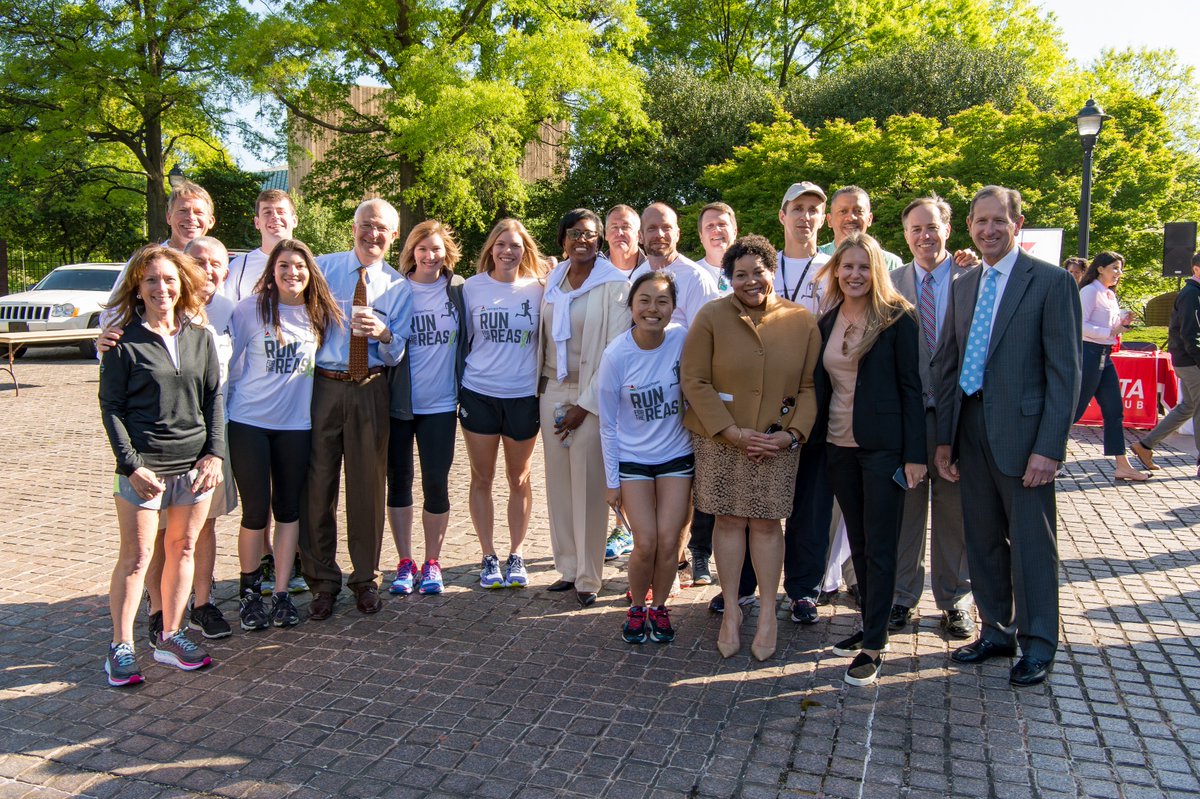 GeorgiaPower's tweet photo. We kicked off our 21st annual Run for the Reason this morning. So proud of our employees who raised $1.8 million for @AmericanCancer! 3 days of running &amp; 400 miles across GA. Finish strong, team! #GAPowerfulRun https://t.co/e89KSkatAy