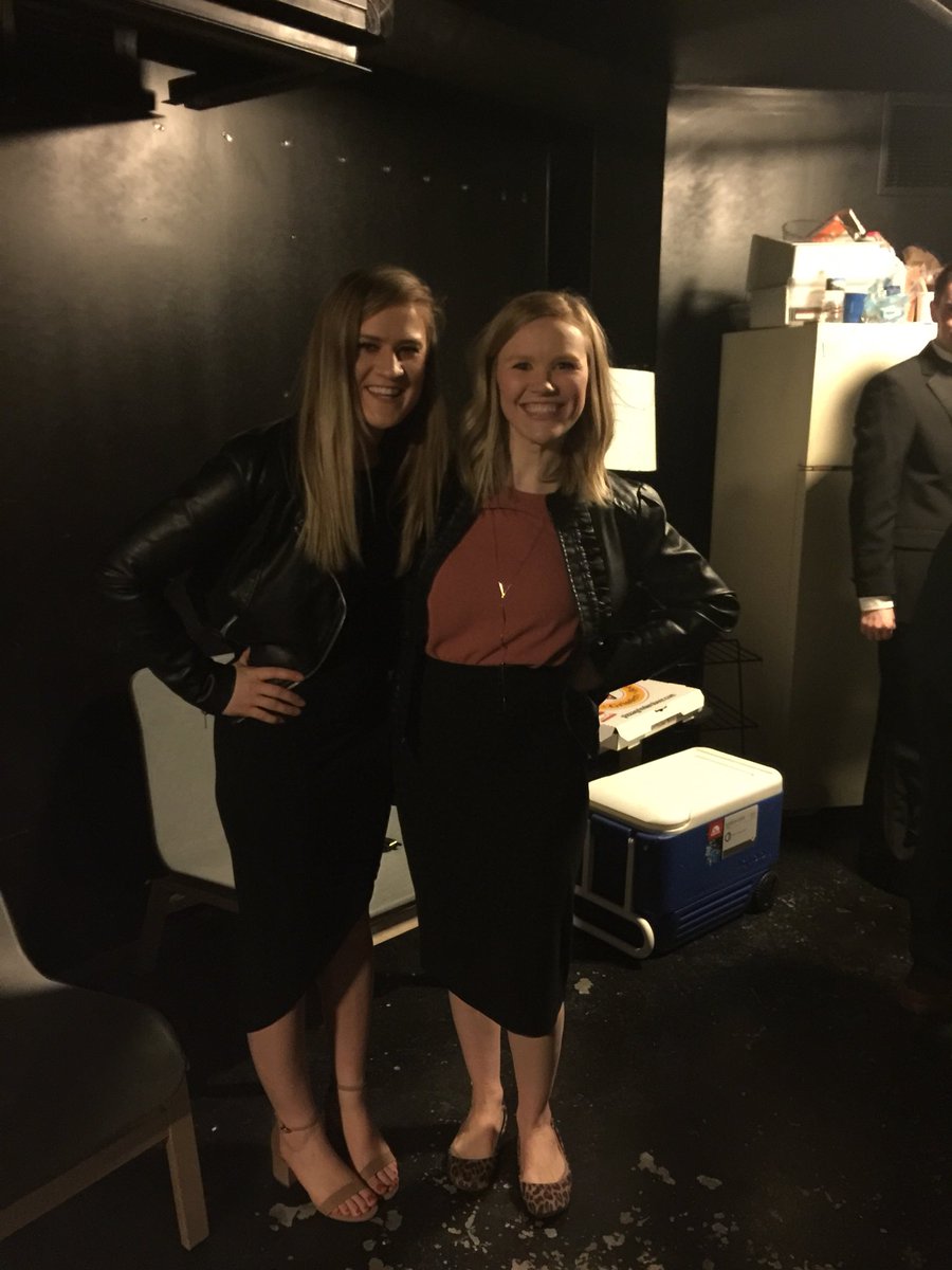 DBIJesika's tweet photo. Just can’t stop twinning! #DBIBennys #DBICulture https://t.co/iwrfQDsjqn