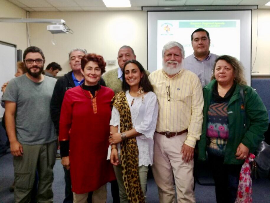 redapicolachile's tweet photo. Nuestros socios de la Región de Valpo. participaron en una #JornadaInformativa de #SanidadApícola y #DesafiosApícolasNacionales a cargo  de los integrantes de la @redapicolachile el #MédicoVet Camilo Ruiz y el Pdte Misael Cuevas @INDAP_Chile @MinagriCL @antoniowalkerp @sagchile https://t.co/akxzn4yU1B