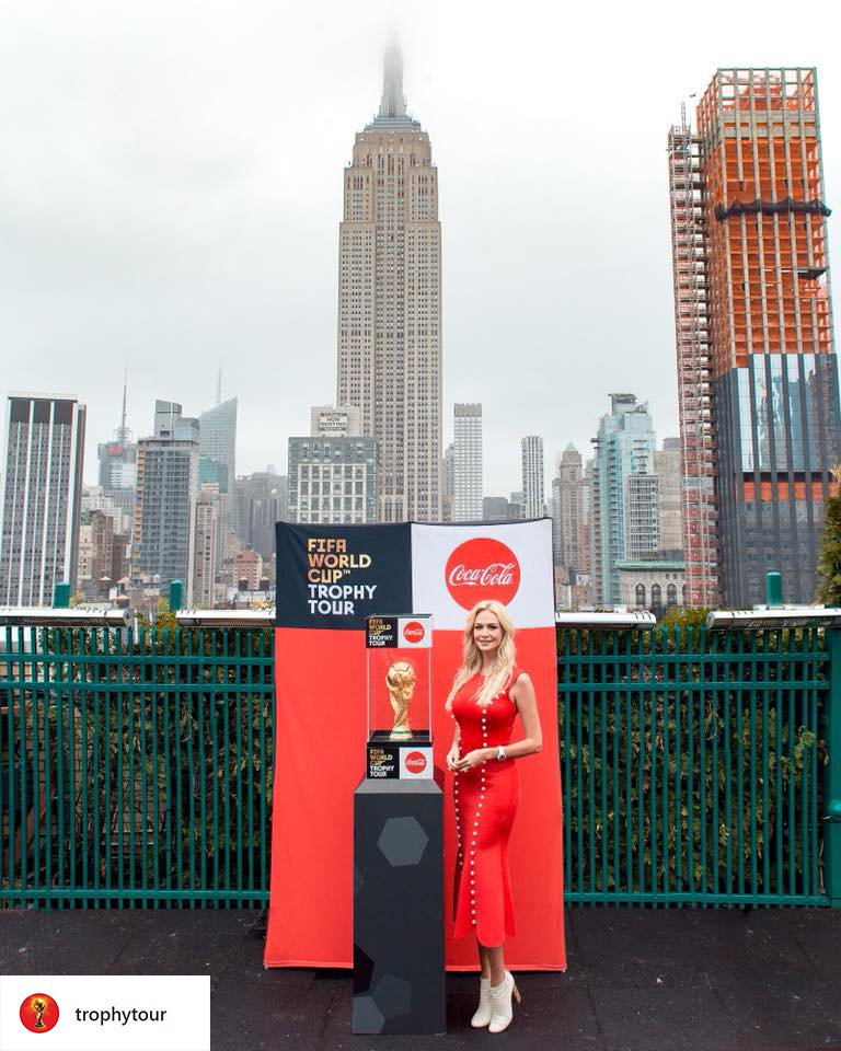 230 FIFTH Rooftop tweet media