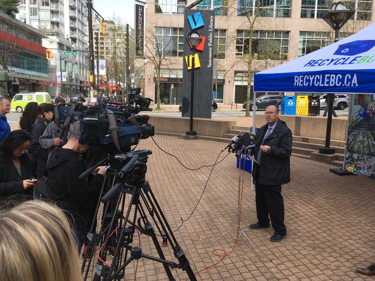 WTGreenDeal's tweet photo. @LondonDrugs Maury McCausland introduces the #bringyourbag challenge with @RecycleBC to reduce single use bags #onelessbag https://t.co/xhw5XhsL4j