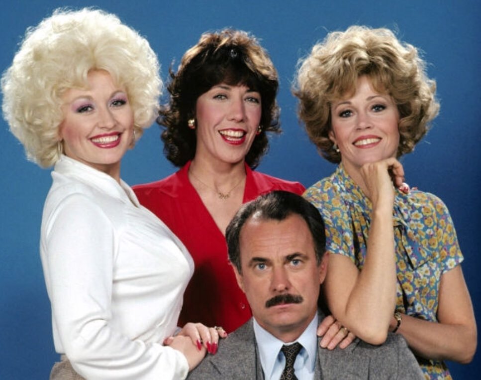 ThatKevinSmith's tweet photo. Just watched 9 to 5 on my @AlaskaAir flight to Oregon. Like Animal House and Fast Times, it ends with a “Where Are They Now” update pre-credits. These were some of my favorite childhood movies - and the reason why Mallrats ends with a “Where Are They Now.” https://t.co/nlgD29KK9O