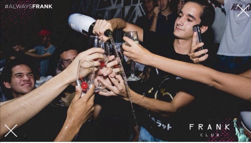 BorrachosVIP's tweet photo. Tú todo meco cuando conoces el champagne 😂😂😂 https://t.co/fJbSBmcWKX