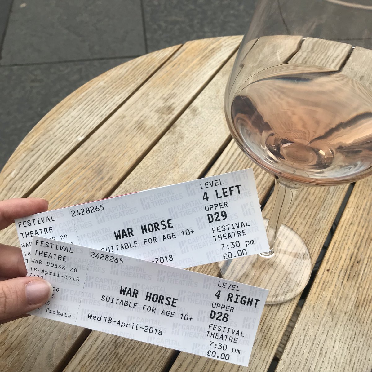 We’re at <a href="/WarHorseOnStage/">War Horse</a> this evening for the opening night at <a href="/captheatres/">Capital Theatres: Festival, King’s & Studio</a> - excited! 🏇