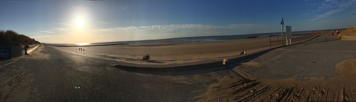 GarethPrestatyn's tweet photo. Great view of the #Ffrith beach #Prestatyn this evening as I walk to my next meeting! #northwales #denbighshire #seaside #walking #getoutside #sunnyday https://t.co/HUKMyBYRk6