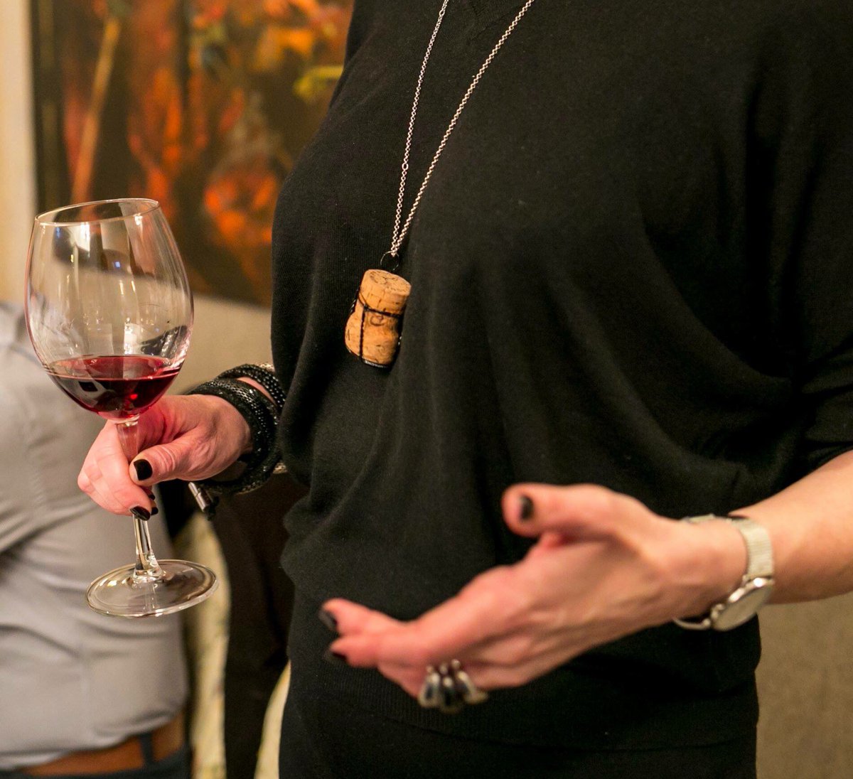 DianaPavelescu's tweet image. Still talking about wine. Detail. Inspired by Martin Margiella exhibition in Paris @williamarlotti 😘🍷 📷@sotosigur #williamarlotti #patricktomas #houseoff #wineambassador #VinDinRomania